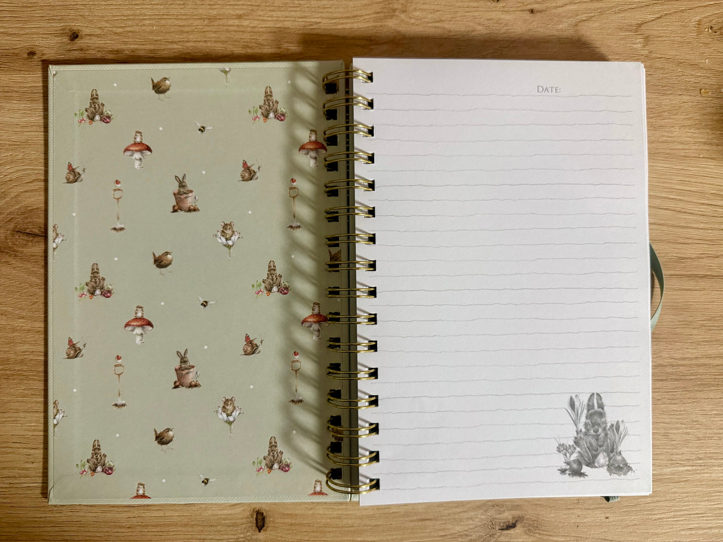 Wrendale Designs - A5 Jegyzetfüzet - Nyuszi a virágcserépben (zöld)