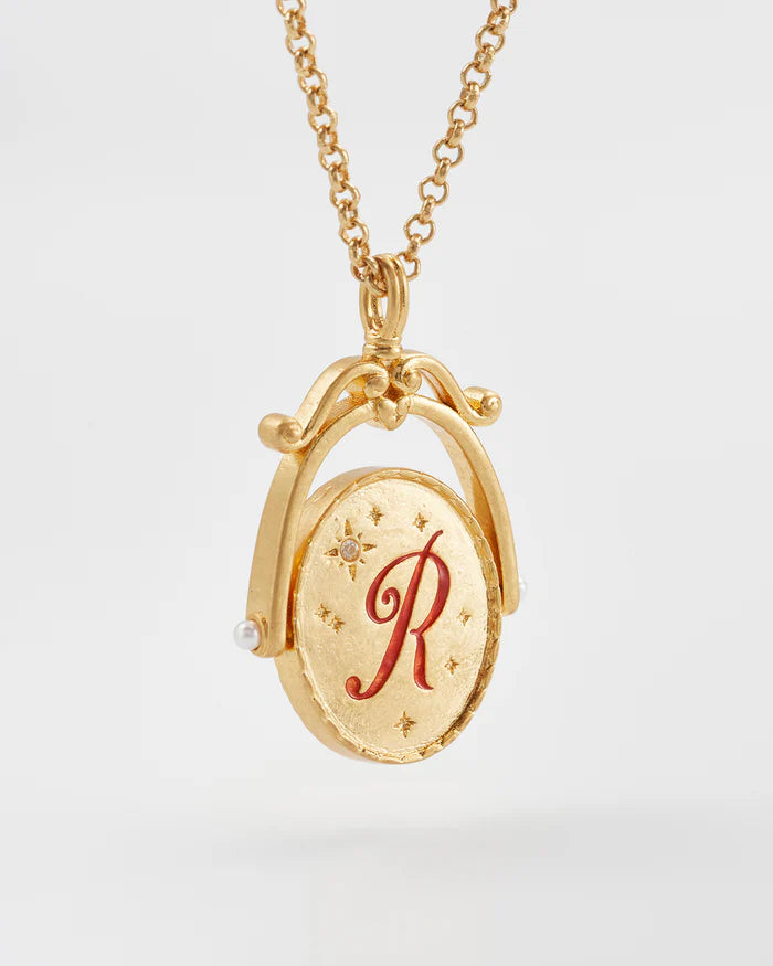 "R" Kezdőbetűs aranyozott nyaklánc virágmotívummal