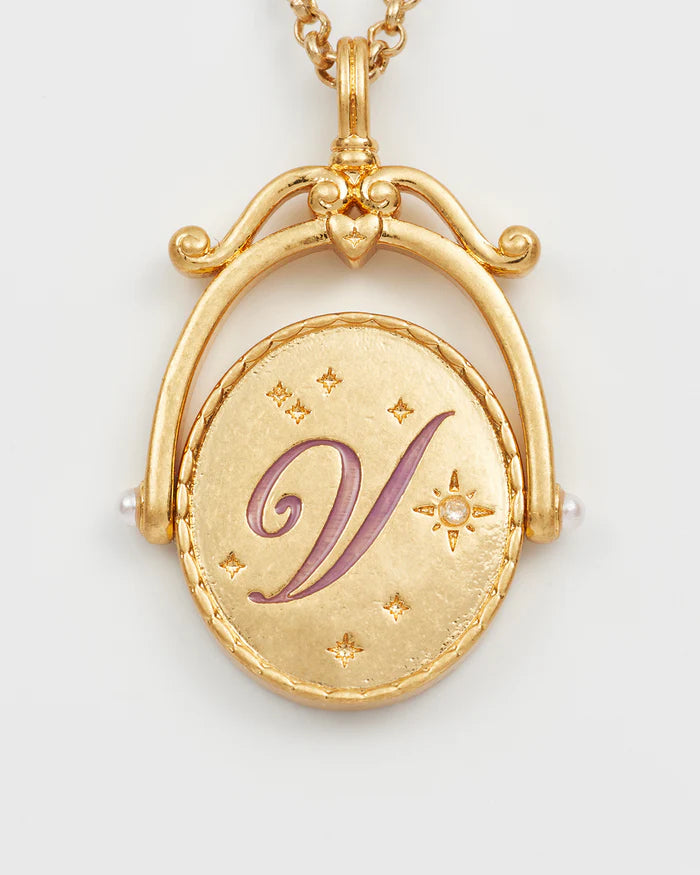 "V" Kezdőbetűs aranyozott nyaklánc virágmotívummal