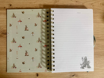 Wrendale Designs - A5 Jegyzetfüzet - Nyuszi a virágcserépben (zöld)