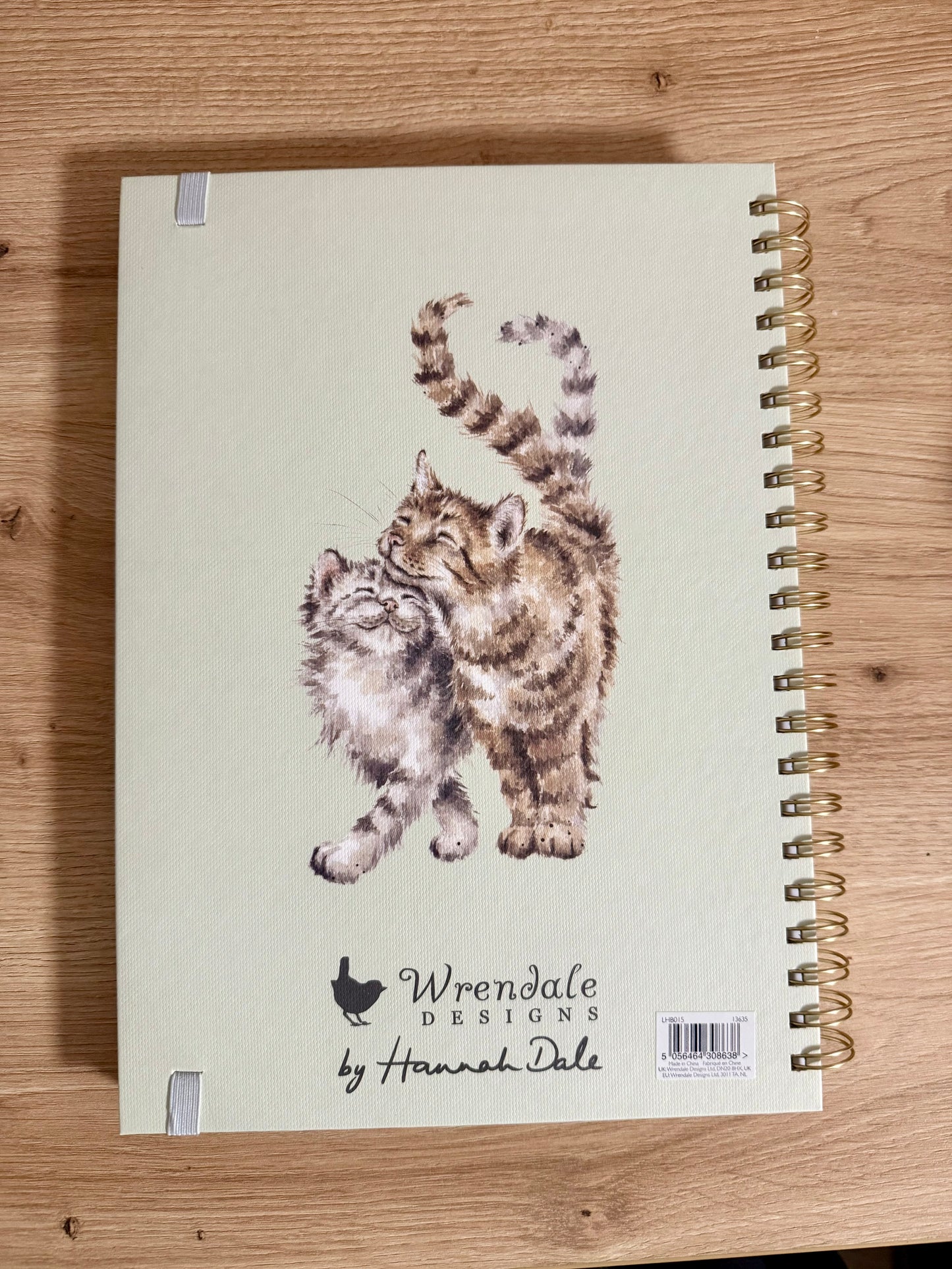 Wrendale Designs - A4 Jegyzetfüzet - Macska a vadvirágok között (zöld)