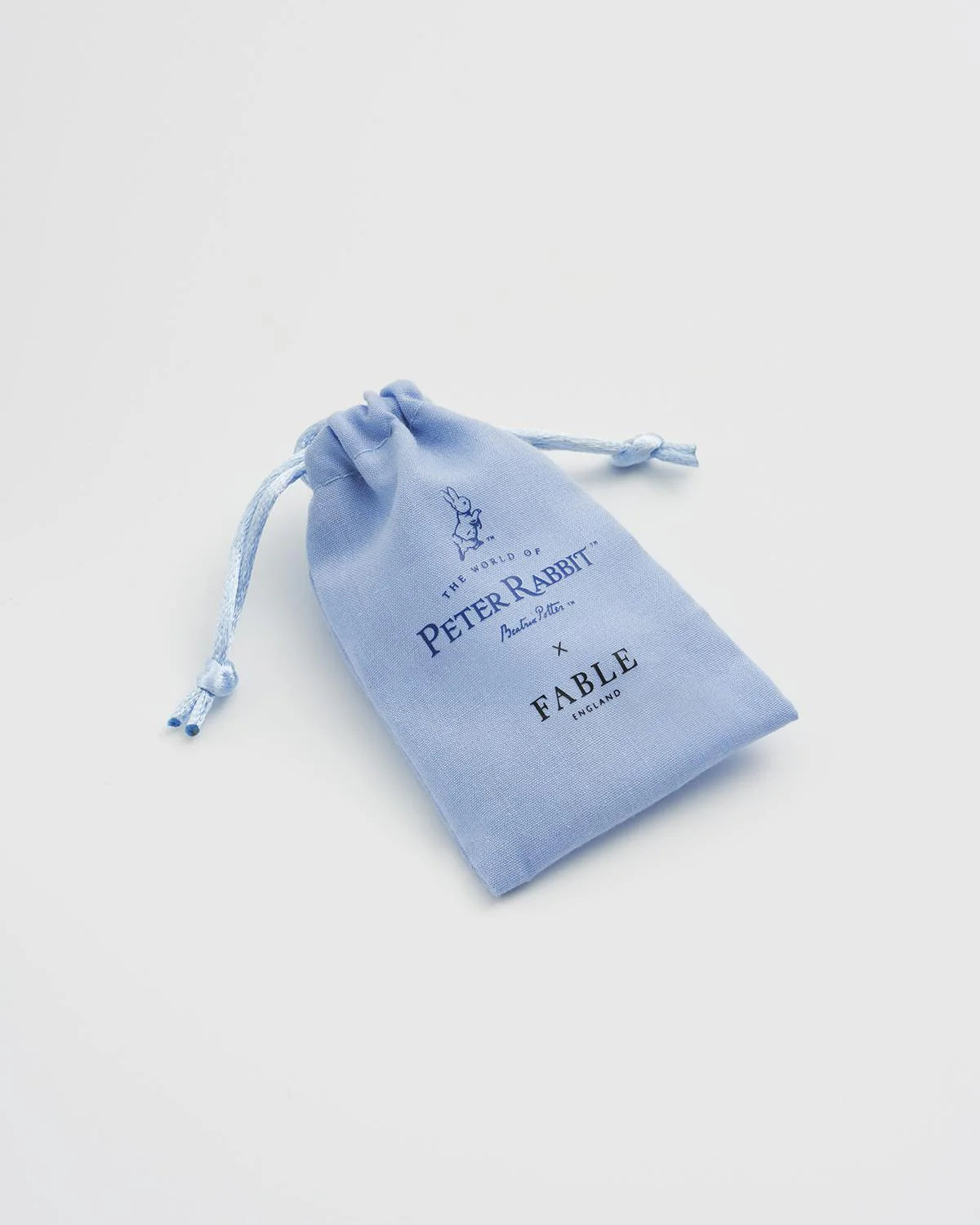 Fable England x Nyúl Péter - Tom cica charm